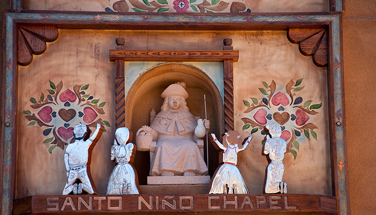 Wnmi-newmexico-walking-11